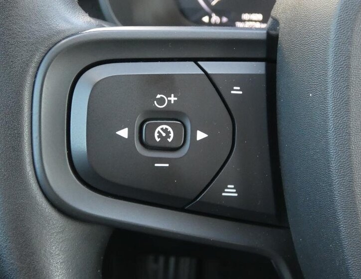 Volvo XC40 SUV / Terénní 1,5 l 95 kw