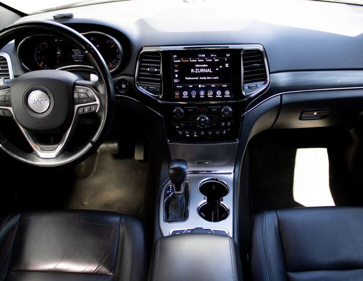 Jeep Grand Cherokee 12