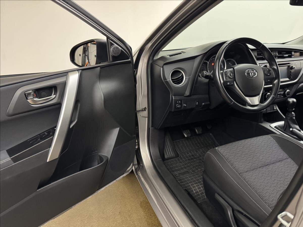 Toyota Auris Kombi 1,4 l 66 kw