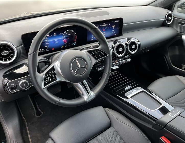 Mercedes-Benz Třídy A Hatchback 1,3 l 100 kw