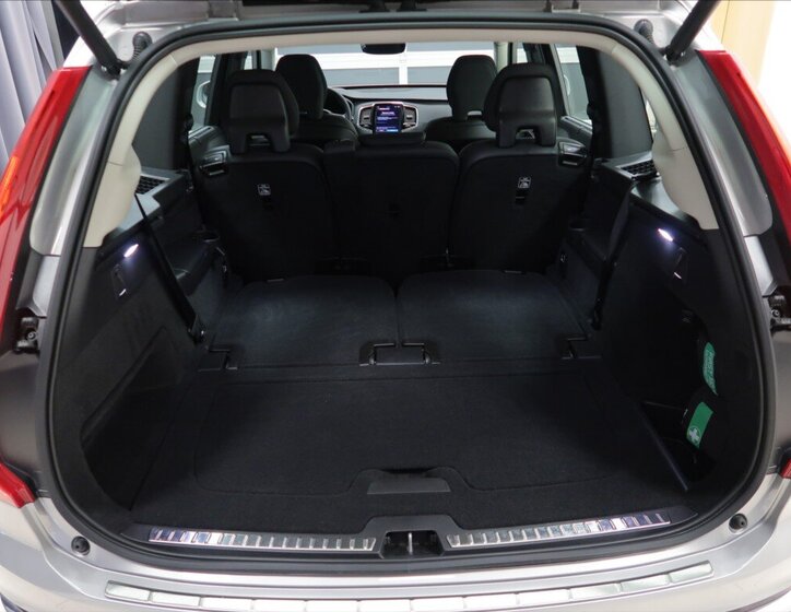 Volvo XC90 SUV 2,0 l 173 kw