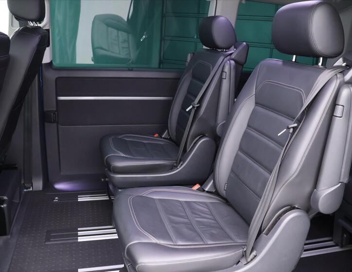 Volkswagen Multivan 19