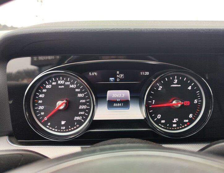 Mercedes-Benz Třídy E Sedan 3,0 l 190 kw