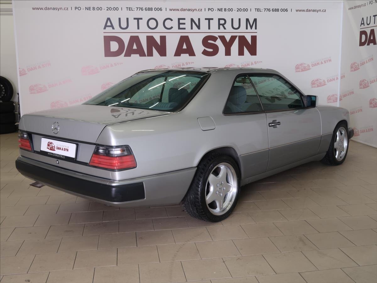 Mercedes-Benz 124 Kupé 3,0 l 162 kw