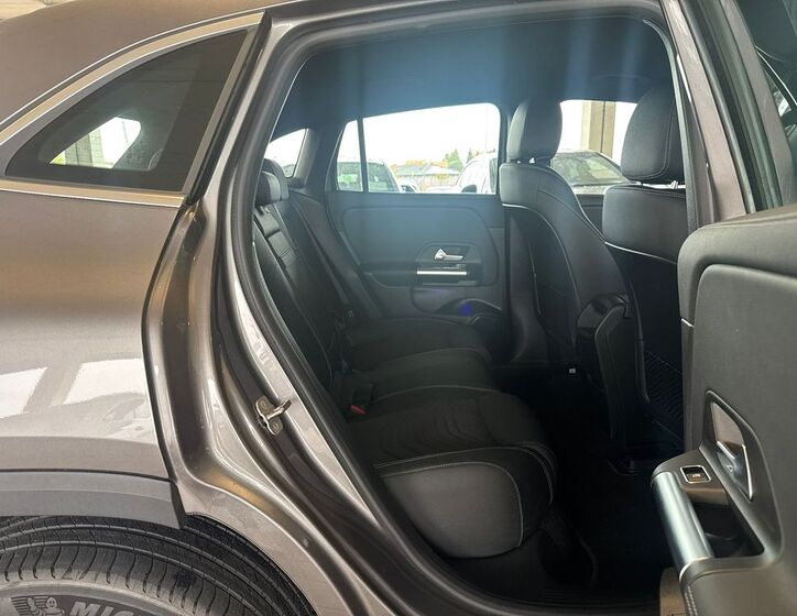 Mercedes-Benz EQA 16