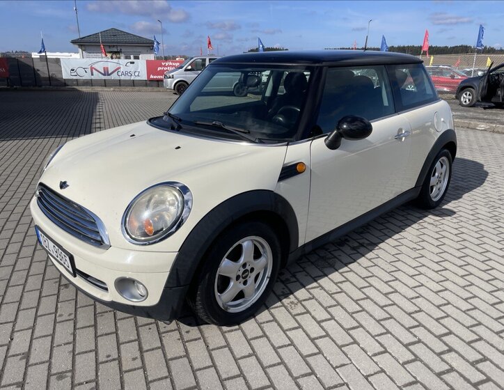 Mini Cooper Hatchback 1,6 l 88 kw