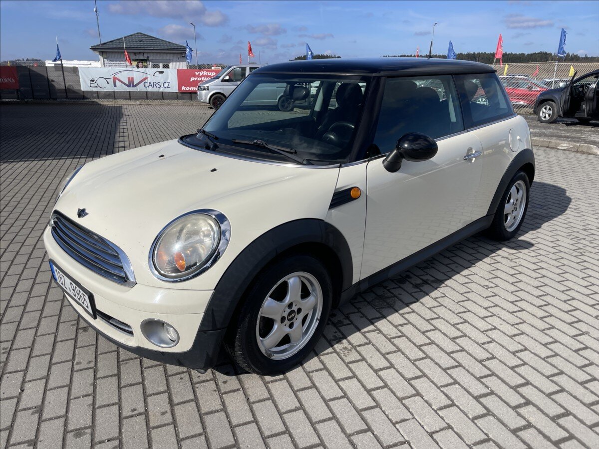 Mini Cooper Hatchback 1,6 l 88 kw