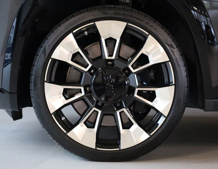 BMW XM SUV / Terénní 4,4 l 480 kw