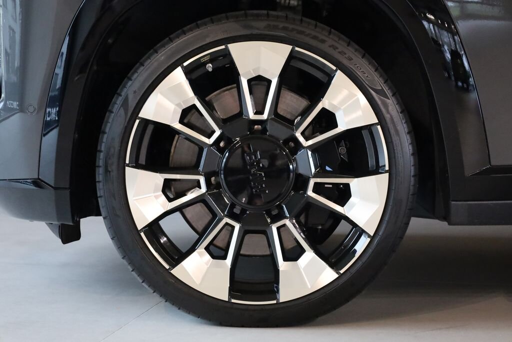 BMW XM SUV / Terénní 4,4 l 480 kw