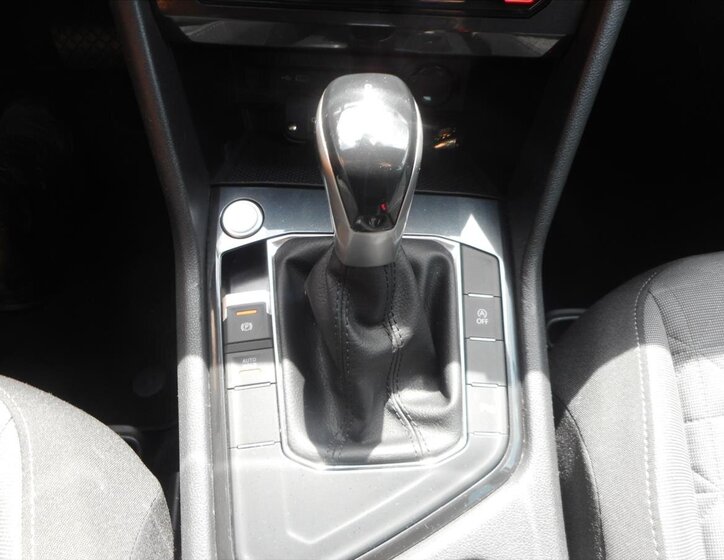 Volkswagen Tiguan SUV 1,5 l 110 kw