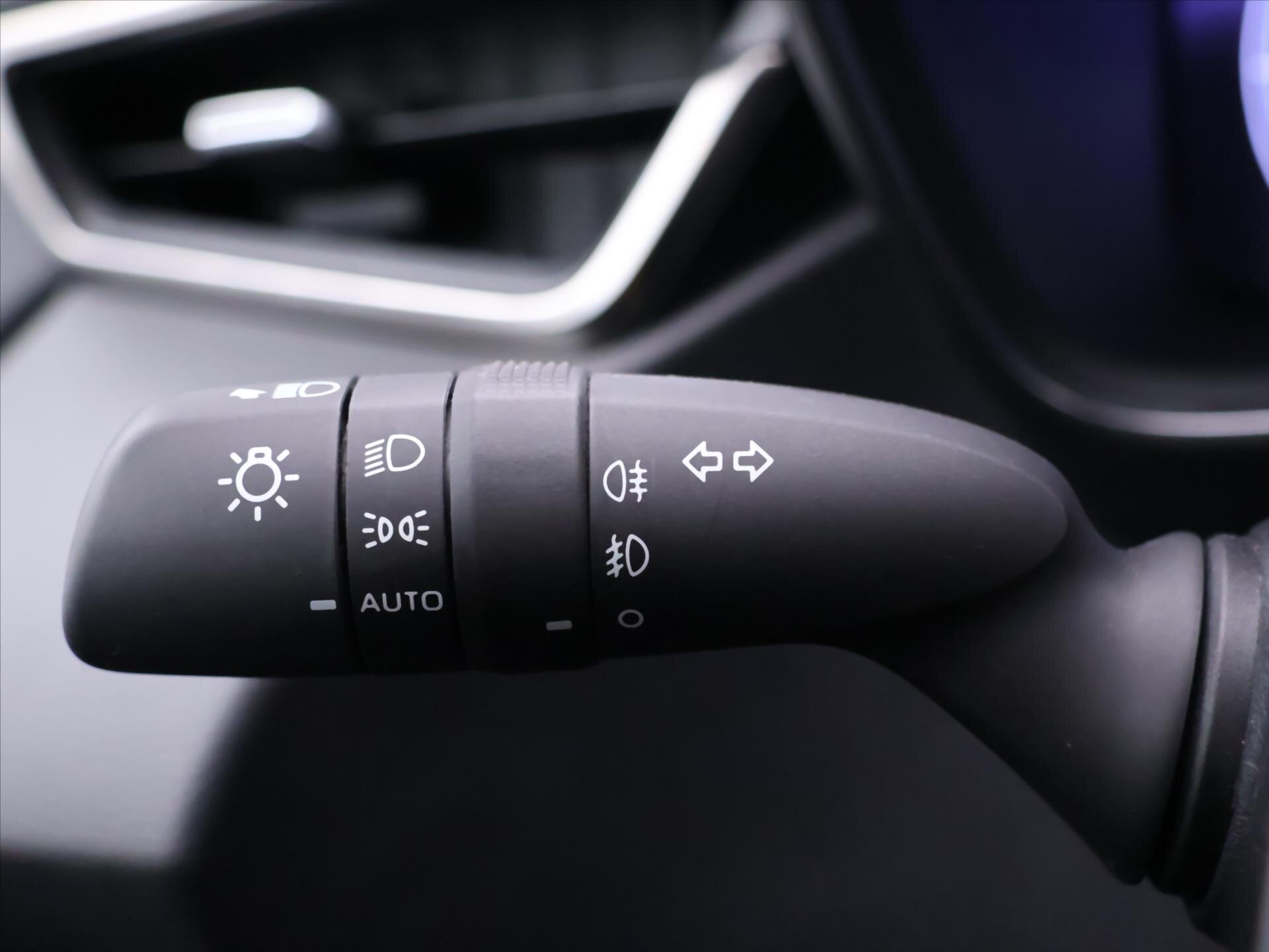 Toyota Corolla Kombi 2,0 l 112 kw