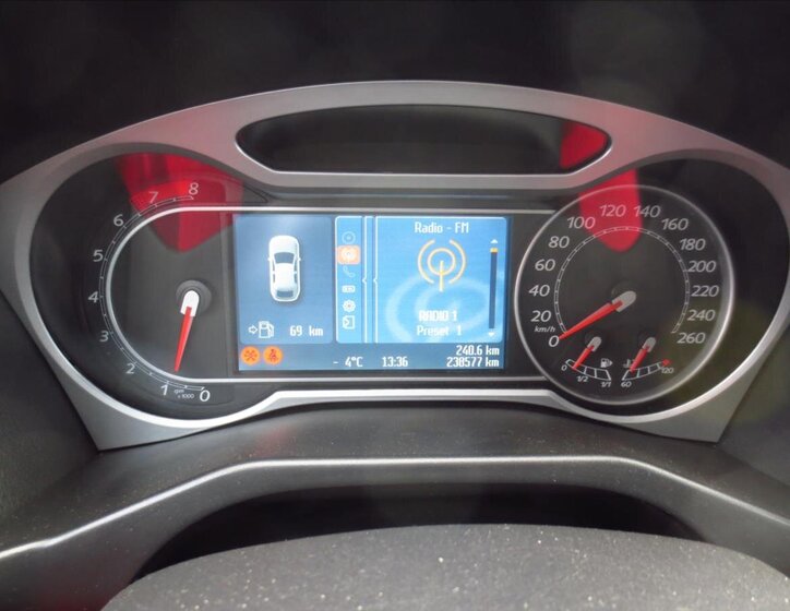 Ford Mondeo Liftback 2,5 l 162 kw