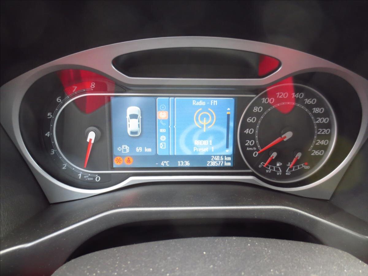 Ford Mondeo Liftback 2,5 l 162 kw