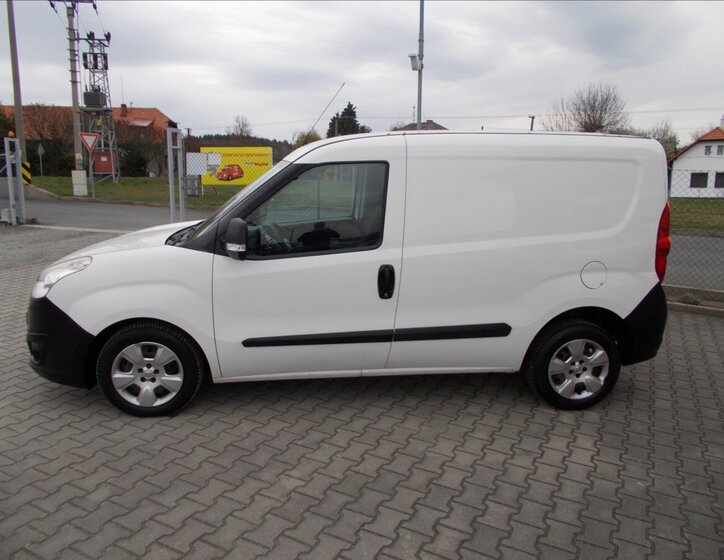 Opel Combo Skříň 1,6 l 77 kw