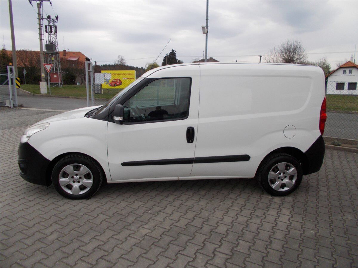 Opel Combo Skříň 1,6 l 77 kw