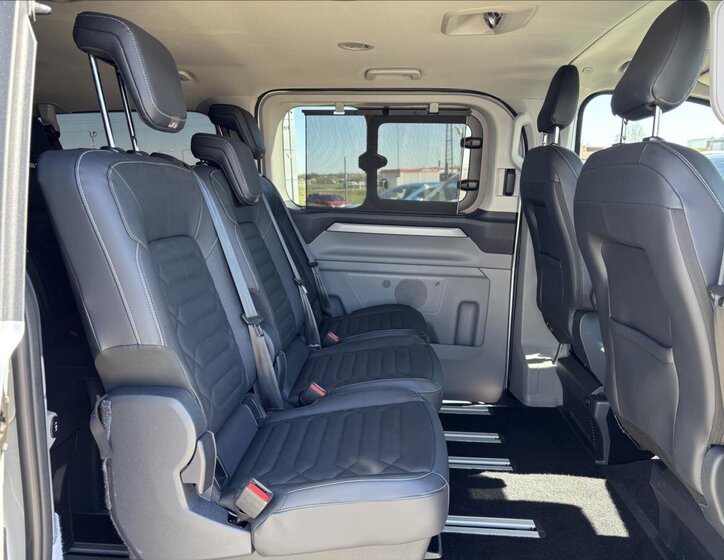 Ford Tourneo Custom Kombi 2,0 l 125 kw