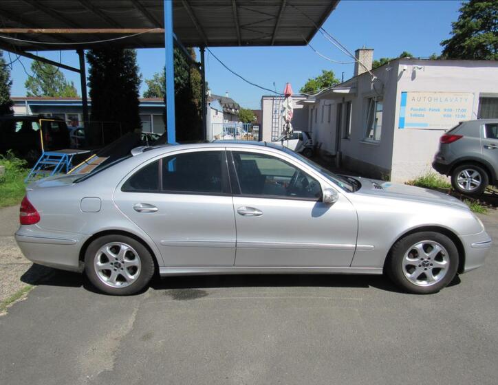 Mercedes-Benz Třídy E 8