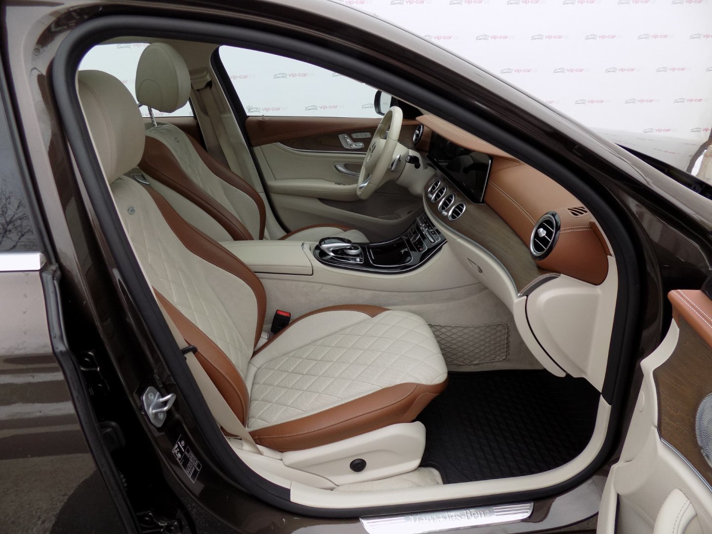 Mercedes-Benz Třídy E Sedan 2,0 l 143 kw