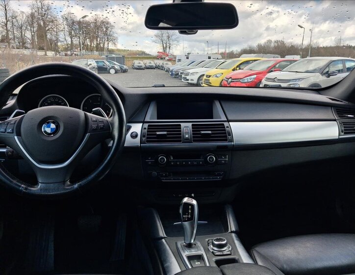 BMW X6 Kombi 3,0 l 180 kw