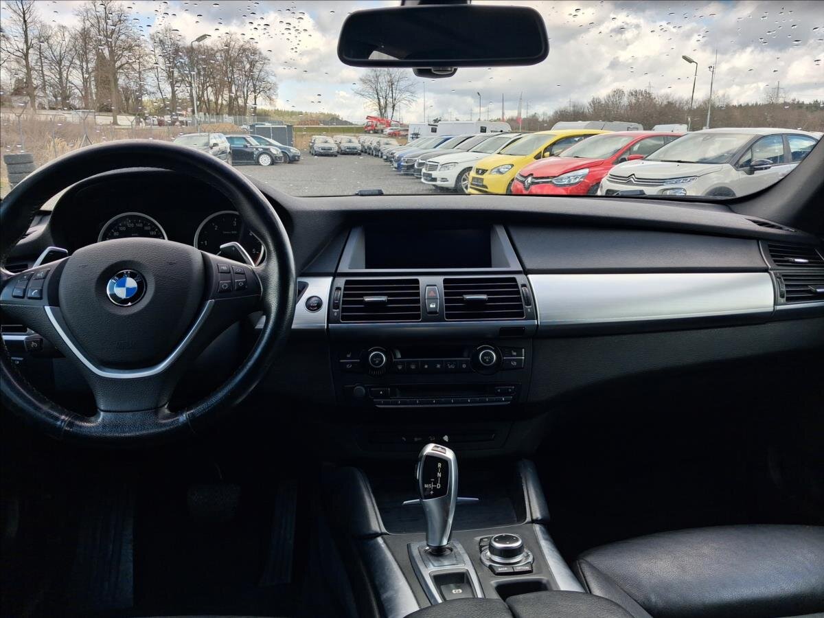 BMW X6 Kombi 3,0 l 180 kw