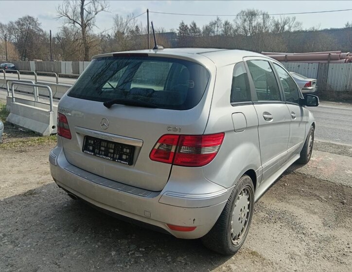 Mercedes-Benz Třídy B MPV 2,0 l 103 kw