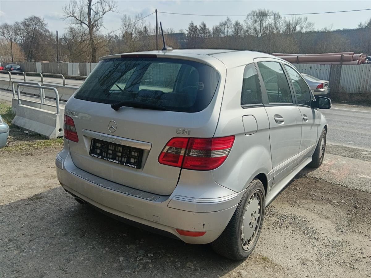 Mercedes-Benz Třídy B MPV 2,0 l 103 kw