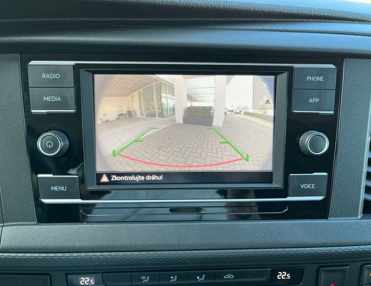 Volkswagen Caravelle 24