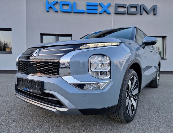 Mitsubishi Outlander SUV / Terénní 2,4 l 225 kw