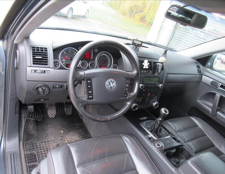 Volkswagen Touareg Kombi 2,5 l 165 kw