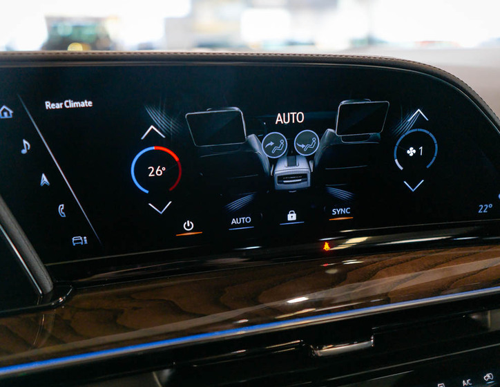 Cadillac Escalade 34