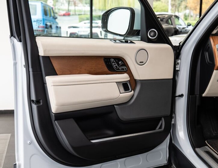 Land Rover Range Rover SUV / Terénní 4,4 l 250 kw