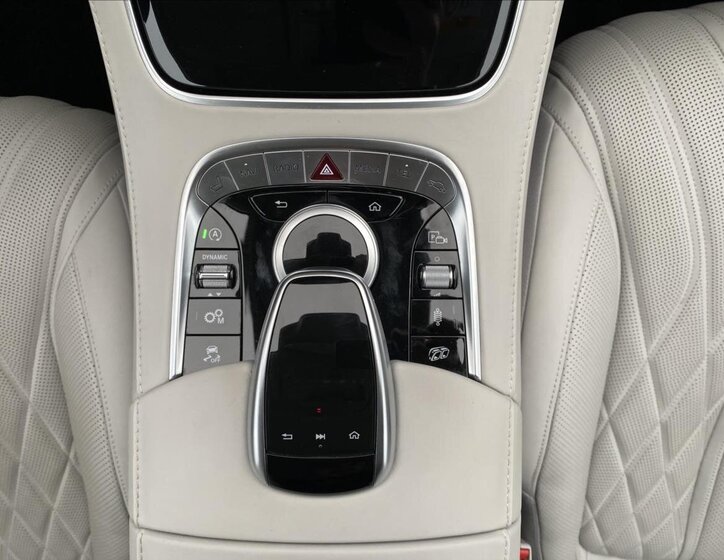 Mercedes-Benz Třídy S Kupé 4,0 l 450 kw