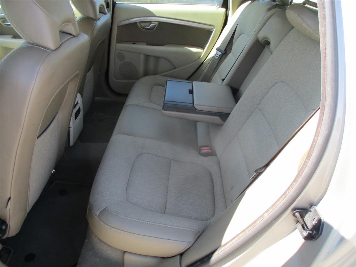 Volvo XC70 Kombi 2,4 l 151 kw