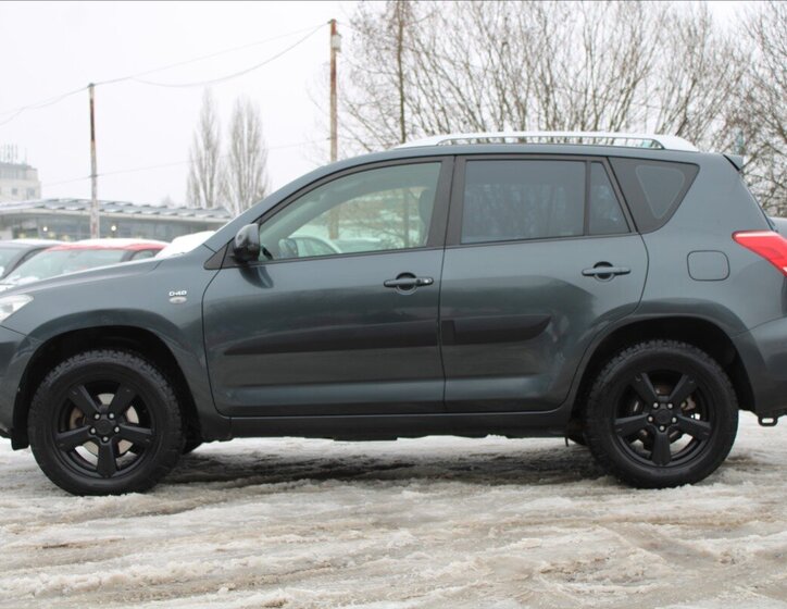 Toyota RAV4 SUV 2,2 l 100 kw