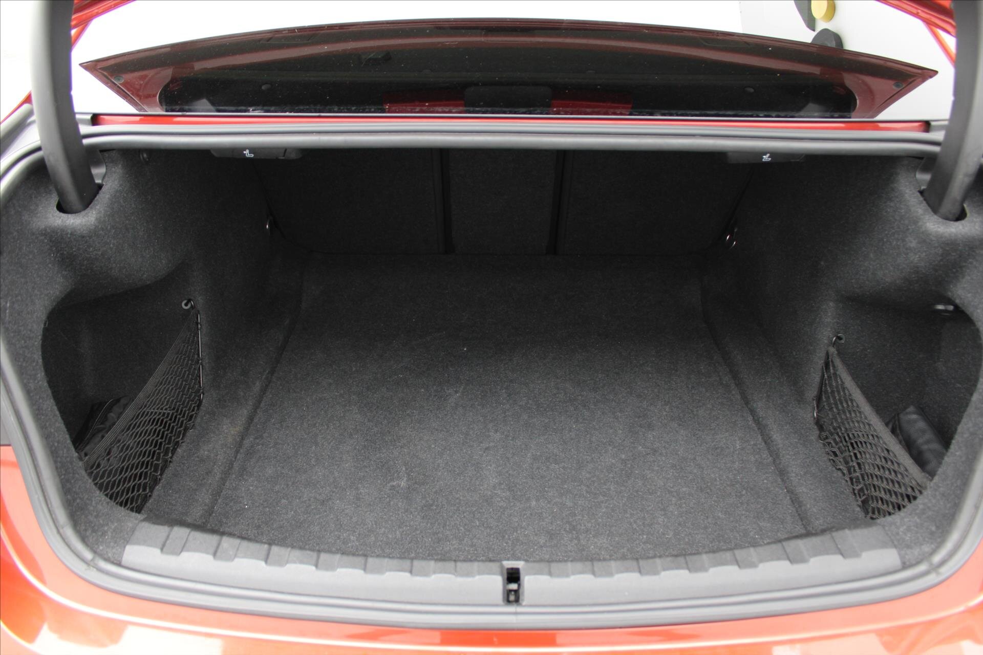 BMW Řada 3 Sedan / Limuzína 2,0 l 140 kw