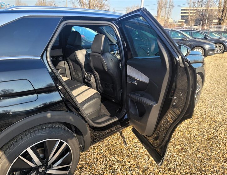 Peugeot 3008 SUV 1,6 l 133 kw