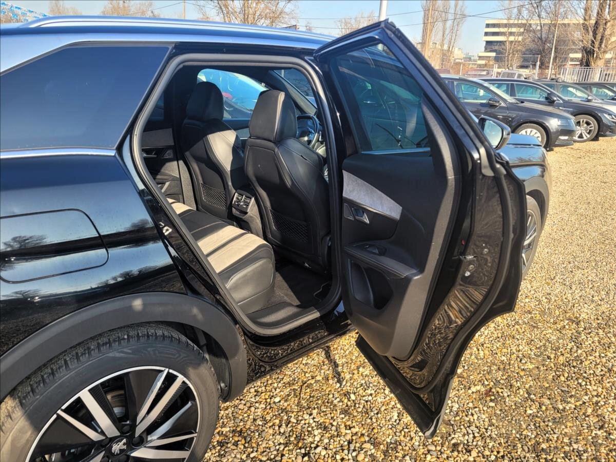 Peugeot 3008 SUV 1,6 l 133 kw