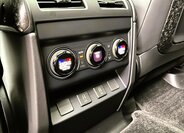 Land Rover Defender SUV / Terénní 4,4 l 467 kw