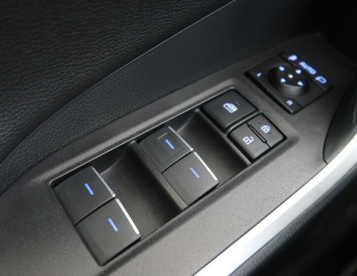 Toyota RAV4 SUV 2,5 l 131 kw