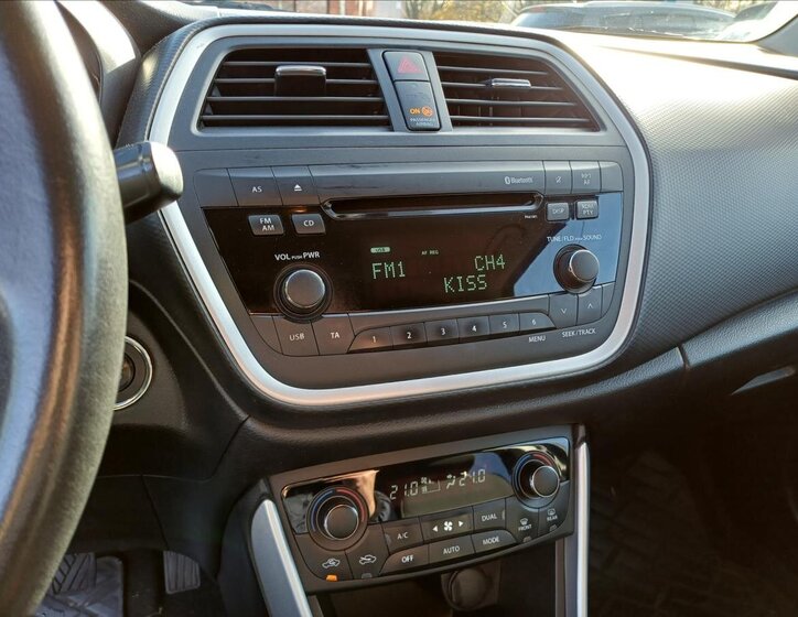 Suzuki SX4 S-Cross 13