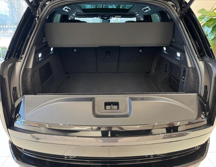 Land Rover Range Rover SUV 3,0 l 221 kw