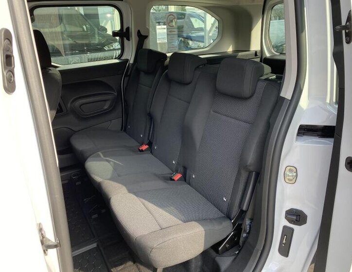 Peugeot Rifter MPV 1,5 l 74 kw