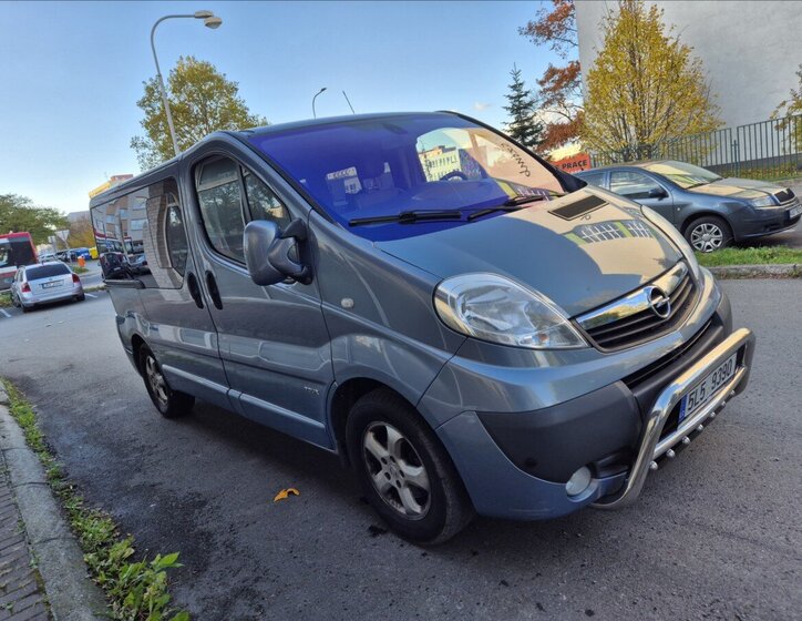 Opel Vivaro Kombi 2,5 l 107 kw