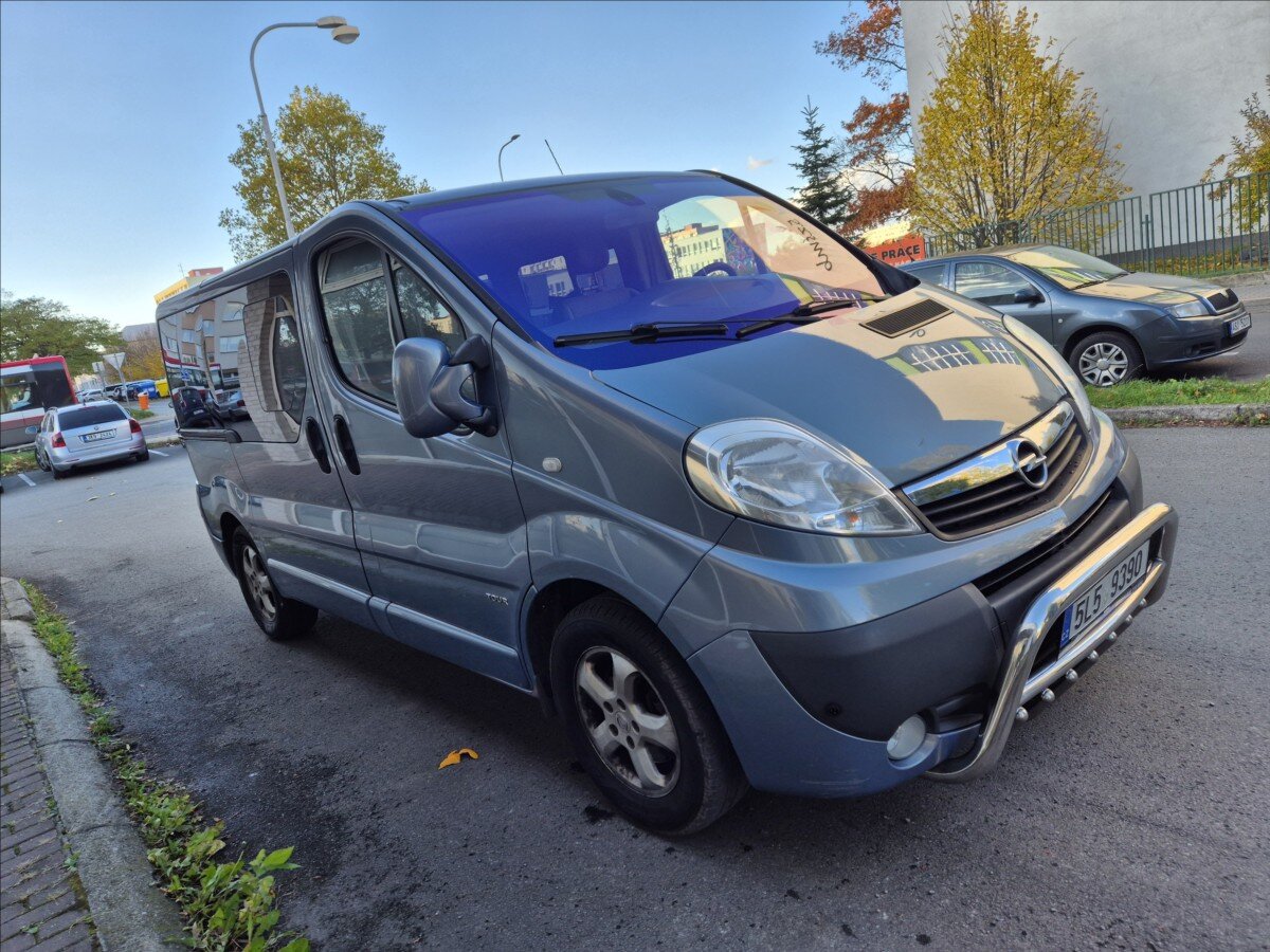 Opel Vivaro Kombi 2,5 l 107 kw