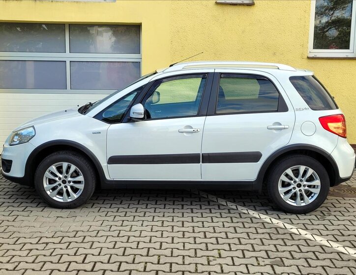 Suzuki SX4 8