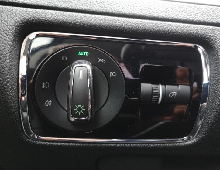 Škoda Superb Sedan / Limuzína 2,0 l 147 kw