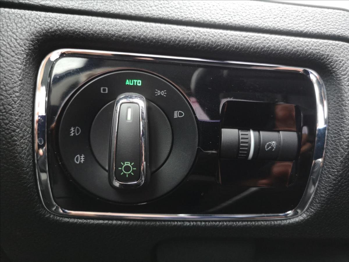 Škoda Superb Sedan / Limuzína 2,0 l 147 kw