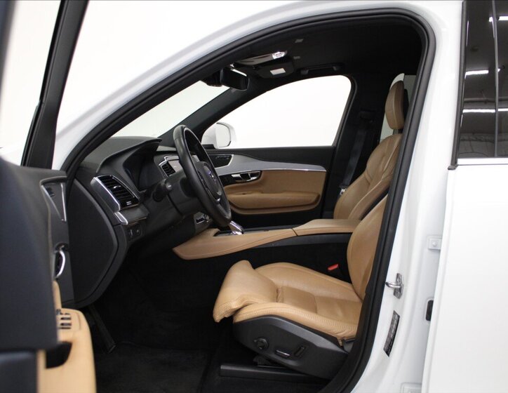 Volvo XC90 SUV / Terénní 2,0 l 173 kw