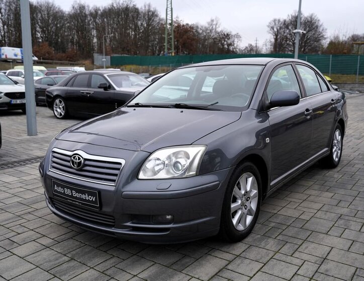 Toyota Avensis 2
