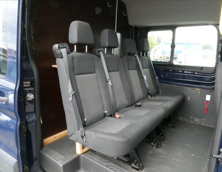 Ford Transit 19